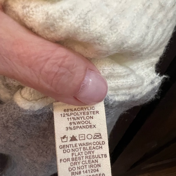 NWT Hem & Thread Star Pullover Sweater - Picture 4 of 4